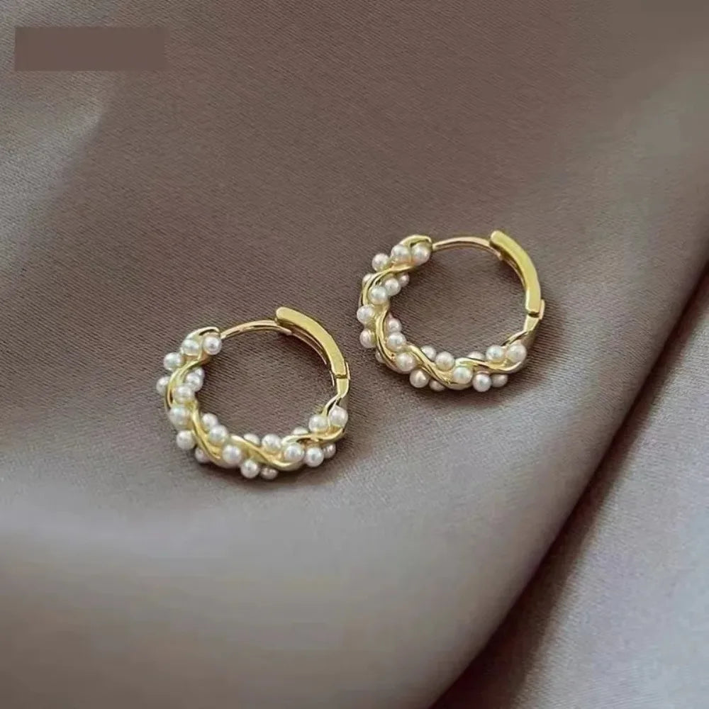 Trendy Simple Pearl Curved Shape Earrings Women'S Geometric Hoop Earrings Temperament Fine Earrings Fashion Jewelry